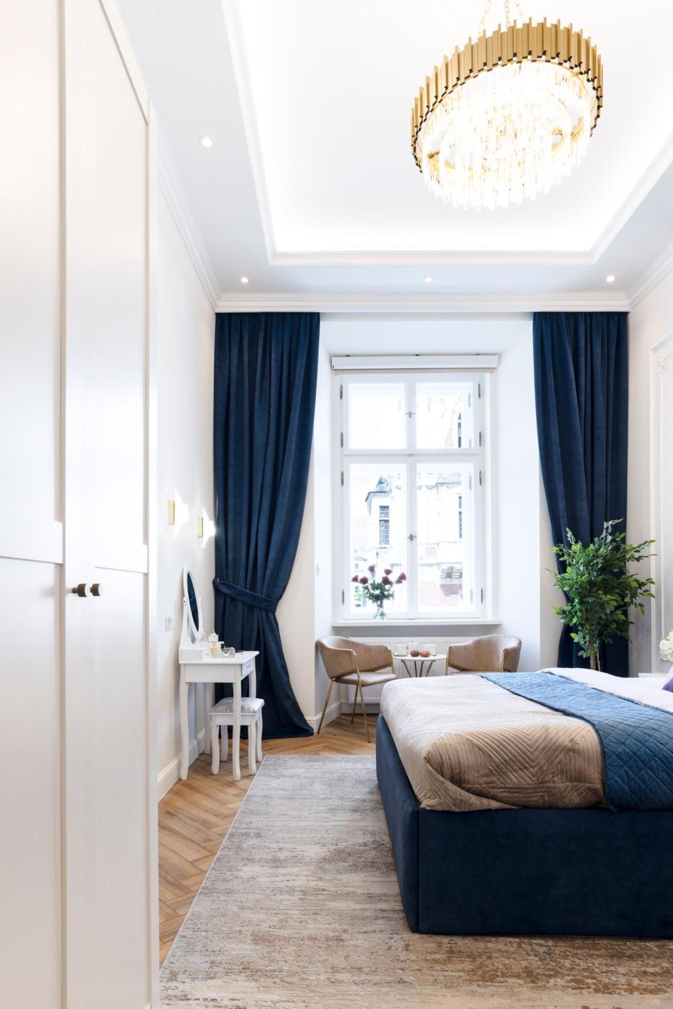 Main Square Aparthotel 3*